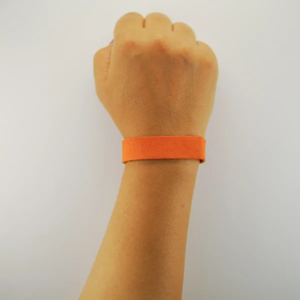 عکس دستبند دافع حشرات